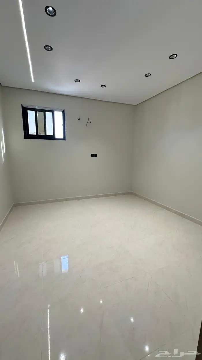 فلة روف مميزة للبيع مدخل خاص 8