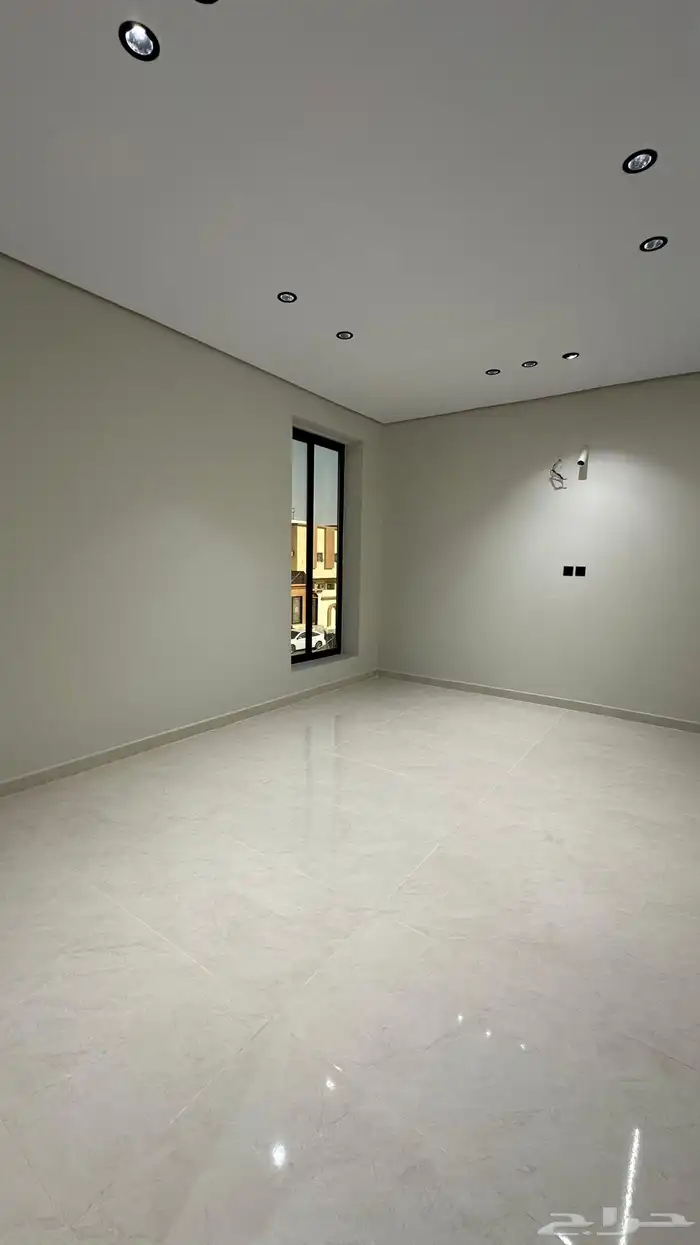 فلة روف مميزة للبيع مدخل خاص 6