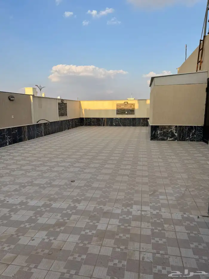 للبيع فلتين روف حي الشفا شارع 30 7