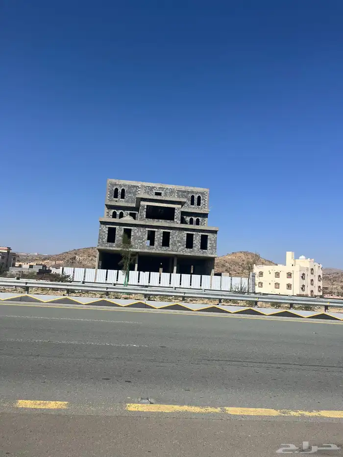 عمارة للإيجار بكامل في بهر مقابل الكلية التقنية 2