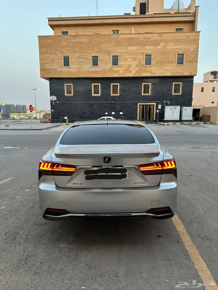لكزس LS 500H 3