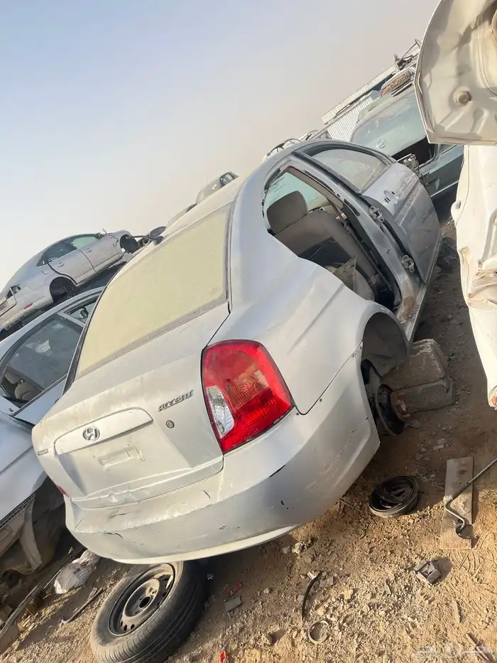 للبيع قطع غيار اكسنت 2010 تشليح 5