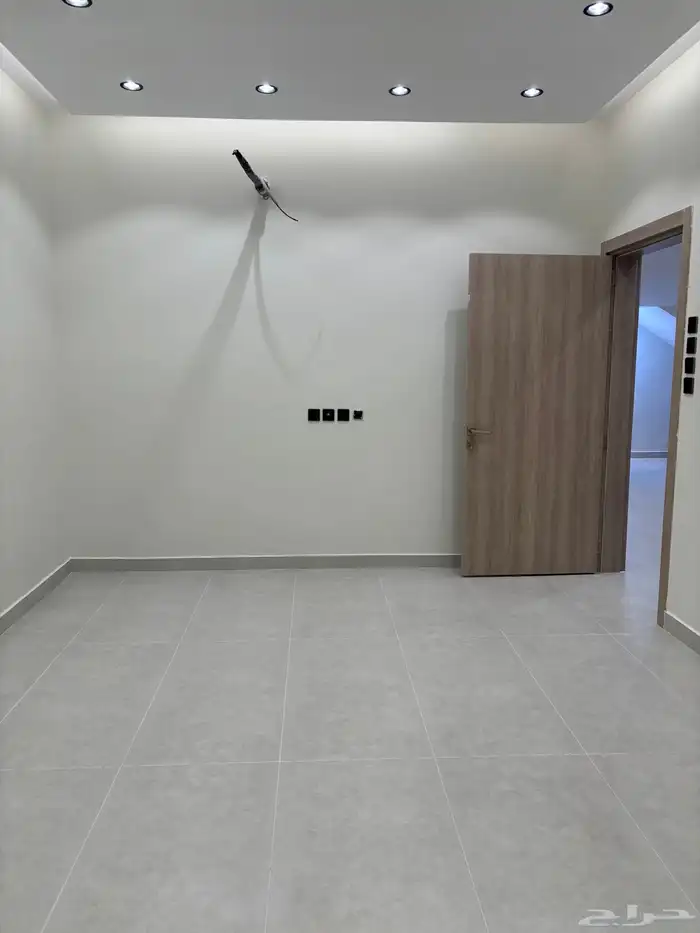 فيلا للبيع في النبلاء 10