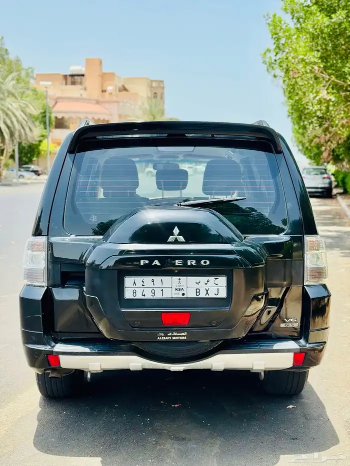 ميتسوبيشي باجيرو GLS 3