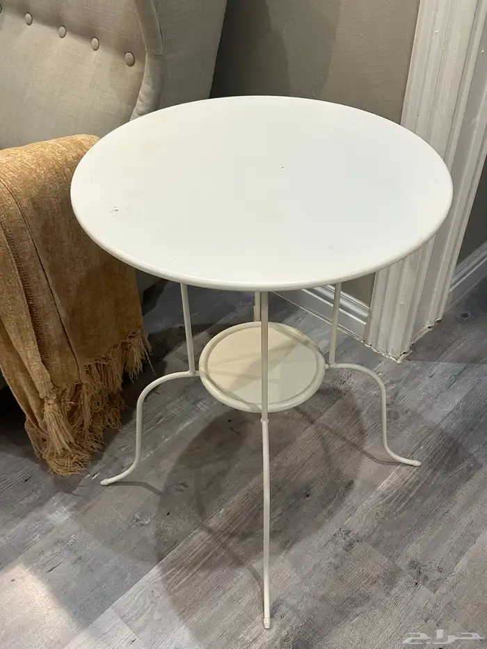 طاوله جانبيه بيضاء 1