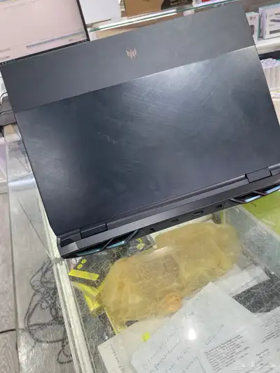 Predator Helios 300 4