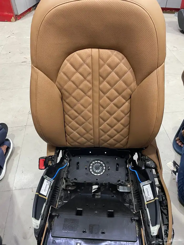 اودي كرسي ... فك تنجيده الوكاله وتركيب نفس الوكاله 2