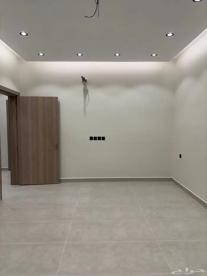 فيلا للبيع في النبلاء 8