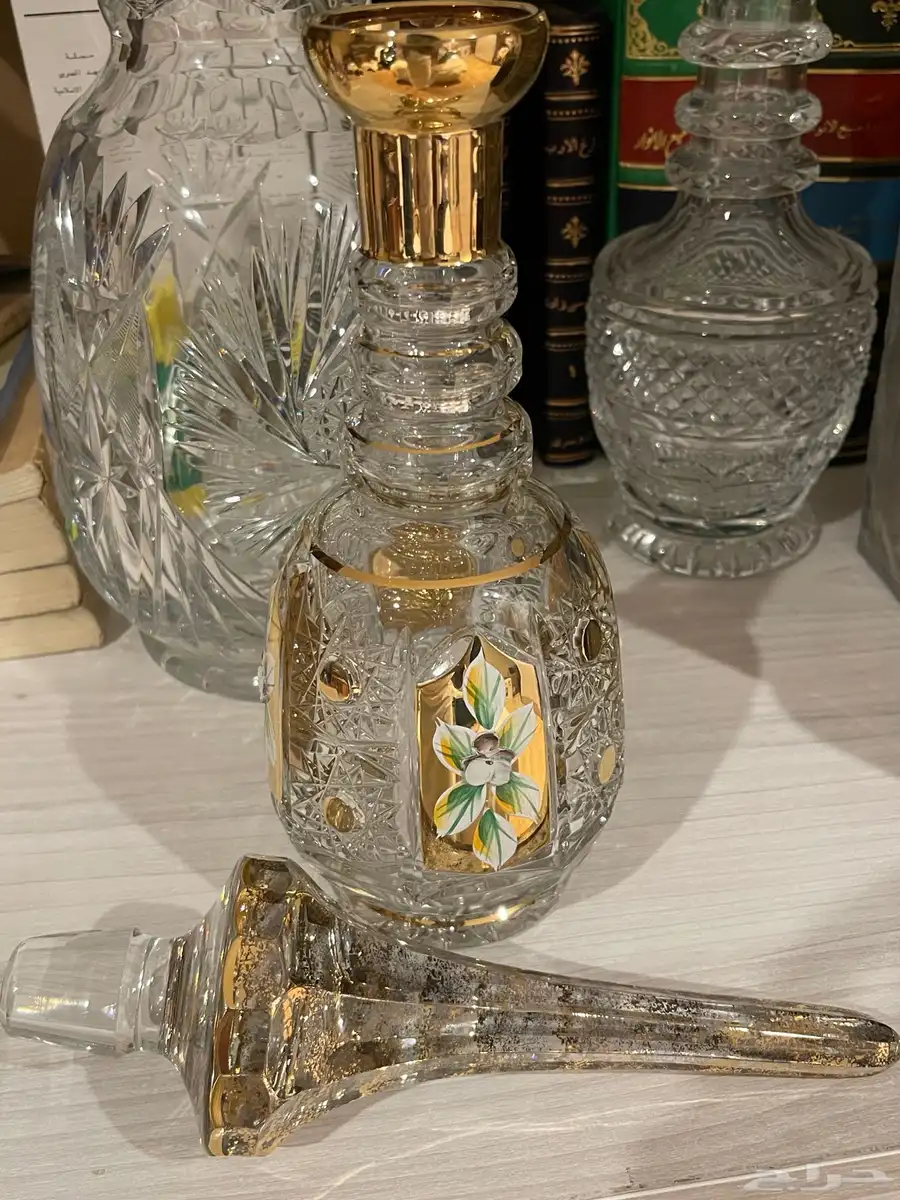 برج كريستال بوهيمي منقوش ذهبي وسط 2