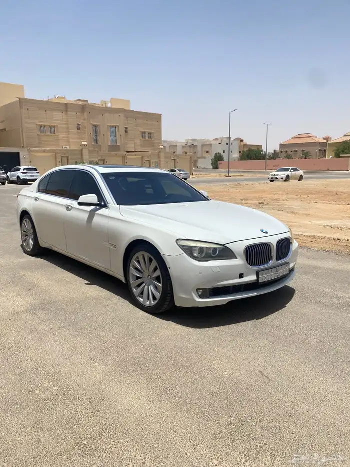 بي ام الفئه السابعه 2012 منوه المستخدم 740i 4
