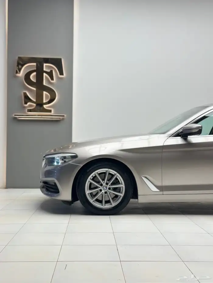 بي ام دبليو 2020 ( 520i ) 0