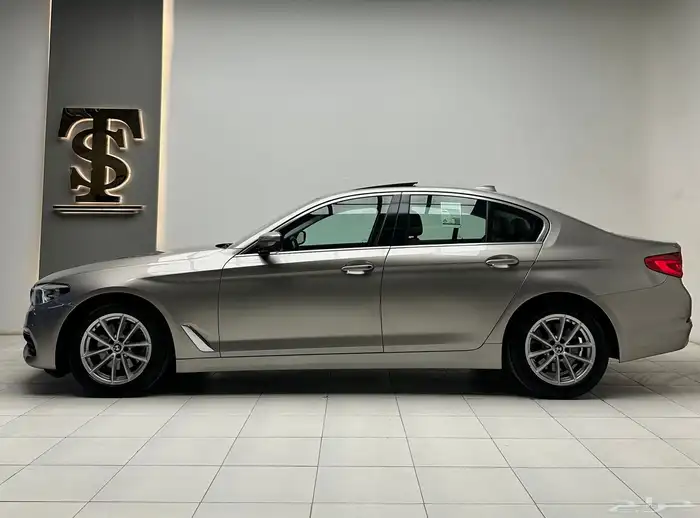 بي ام دبليو 2020 ( 520i ) 2