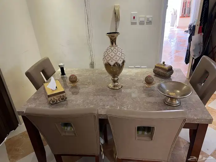 طاولة سفرة رخام من هوم سنتر 9