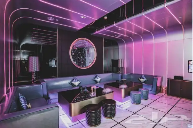 تصميم-تنفيذ-غرف بارتي-شاليهات-اكواخ-ديكور-اضائة-RGB-ستيج 25