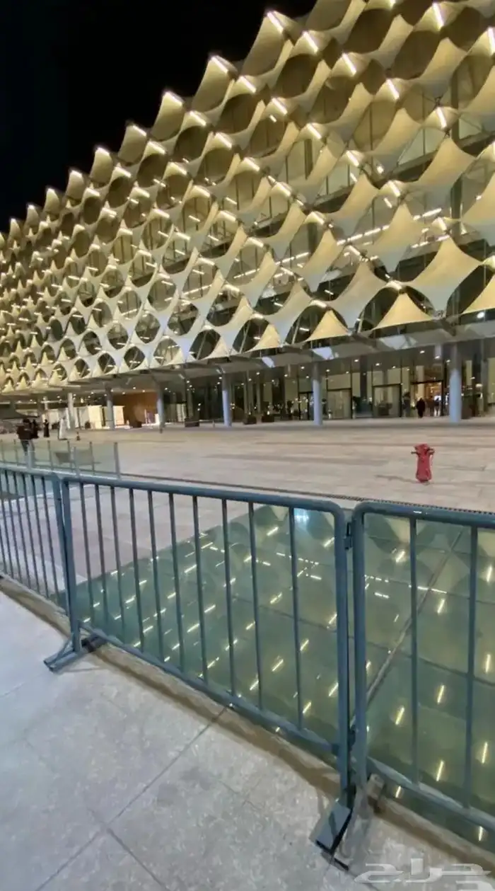 حواجز تنظيم تنظيميةصبات خرسانية اسوار شبوك امنية حشود افنتات 26