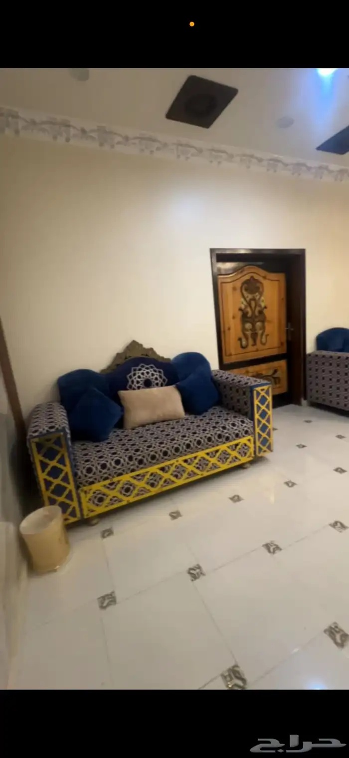 كنب للبيع نظف استخدام قليل 1