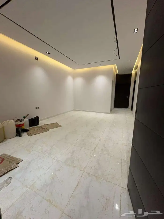 للبيع دور علوي في فيلا بحي بدر   عرض رقم H973 2