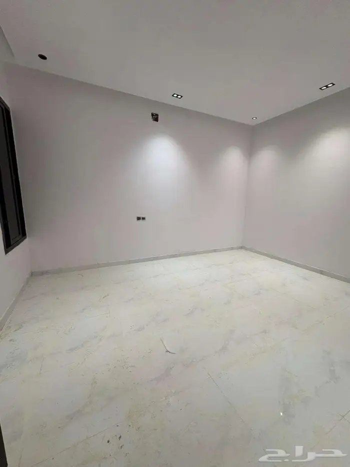 للبيع دور علوي في فيلا بحي بدر   عرض رقم H973 9