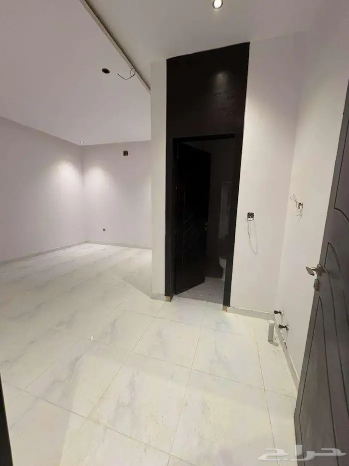 للبيع دور علوي في فيلا بحي بدر   عرض رقم H973 8