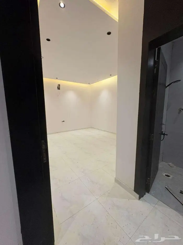 للبيع دور علوي في فيلا بحي بدر   عرض رقم H973 10