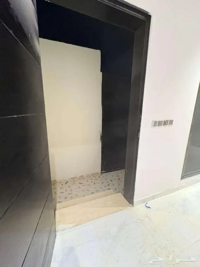 للبيع دور علوي في فيلا بحي بدر   عرض رقم H973 7