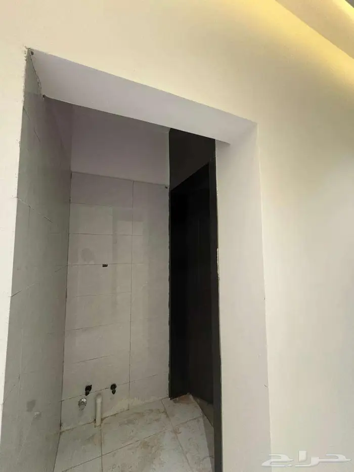 للبيع دور علوي في فيلا بحي بدر   عرض رقم H973 4