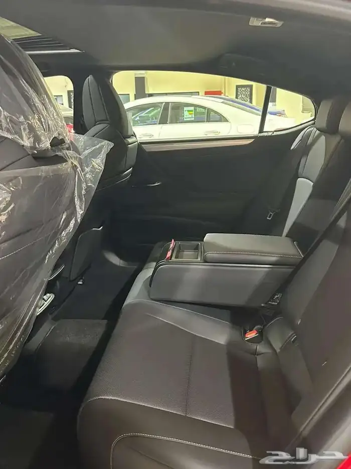لكزس ES350 F sport 2019 فل كامل شبه الجديد ممشى 8000 9