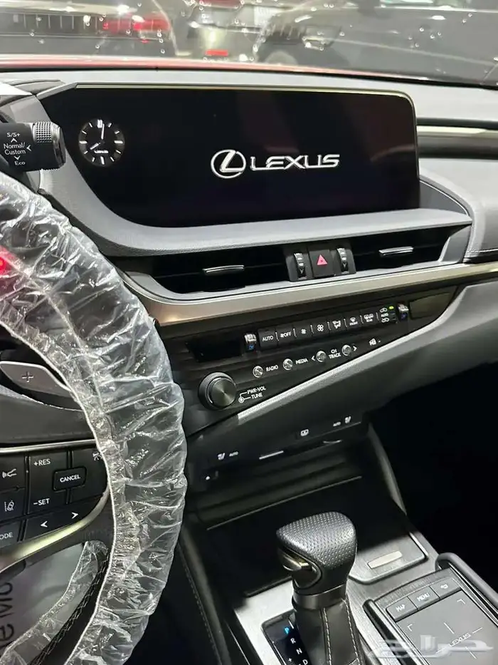 لكزس ES350 F sport 2019 فل كامل شبه الجديد ممشى 8000 12