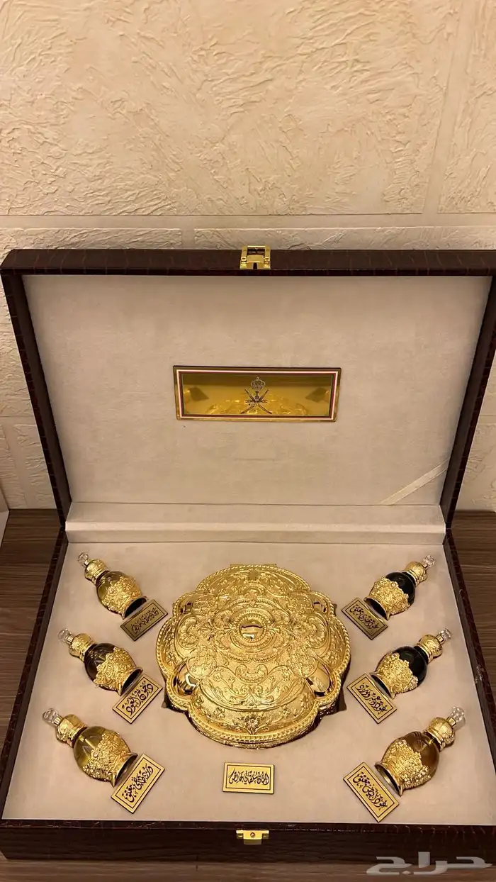 نوادر من المقتنيات السلطانيه والهدايا الملكيه الخاصه 0