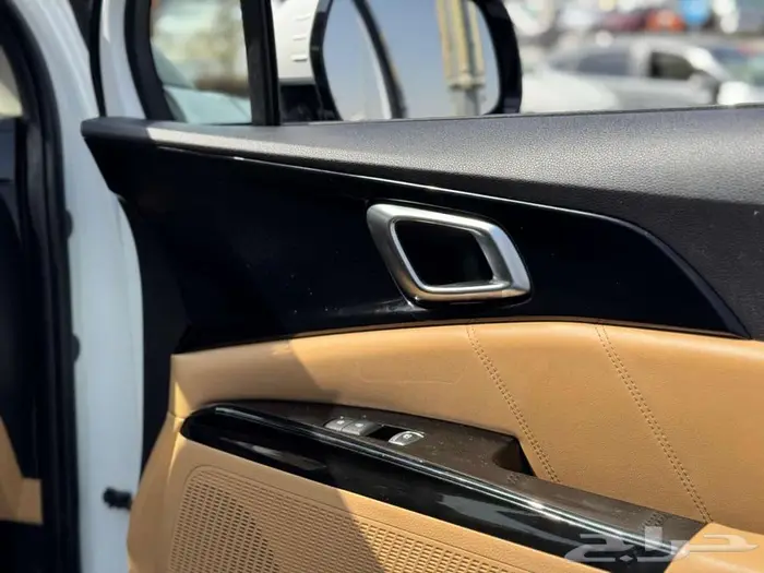 - KIA carnival حالة ممتازة -2021- 6