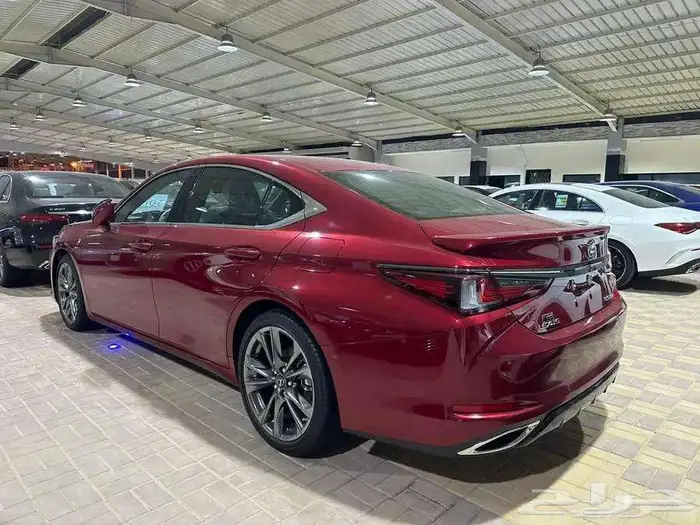لكزس ES350 F sport 2019 فل كامل شبه الجديد ممشى 8000 2