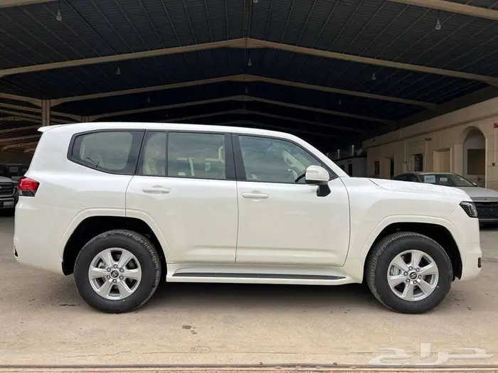 تويوتا لاندكروزر GXR L1 بنزين 2025 متاح اقساط وكاش 3