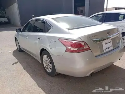 نيسان التيما موديل 2013 4