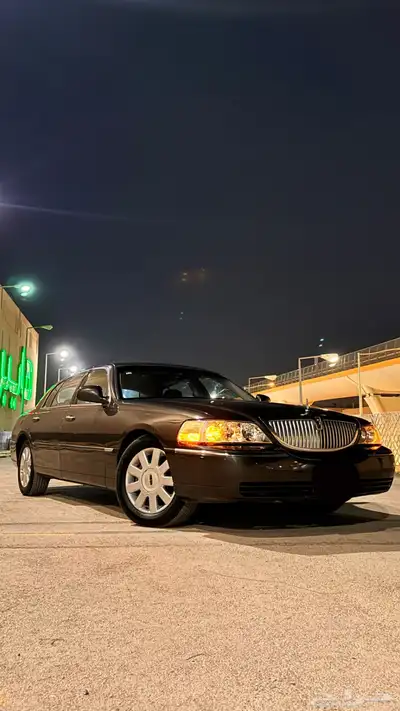 لنكولن تاون كار 2005 لارج 0