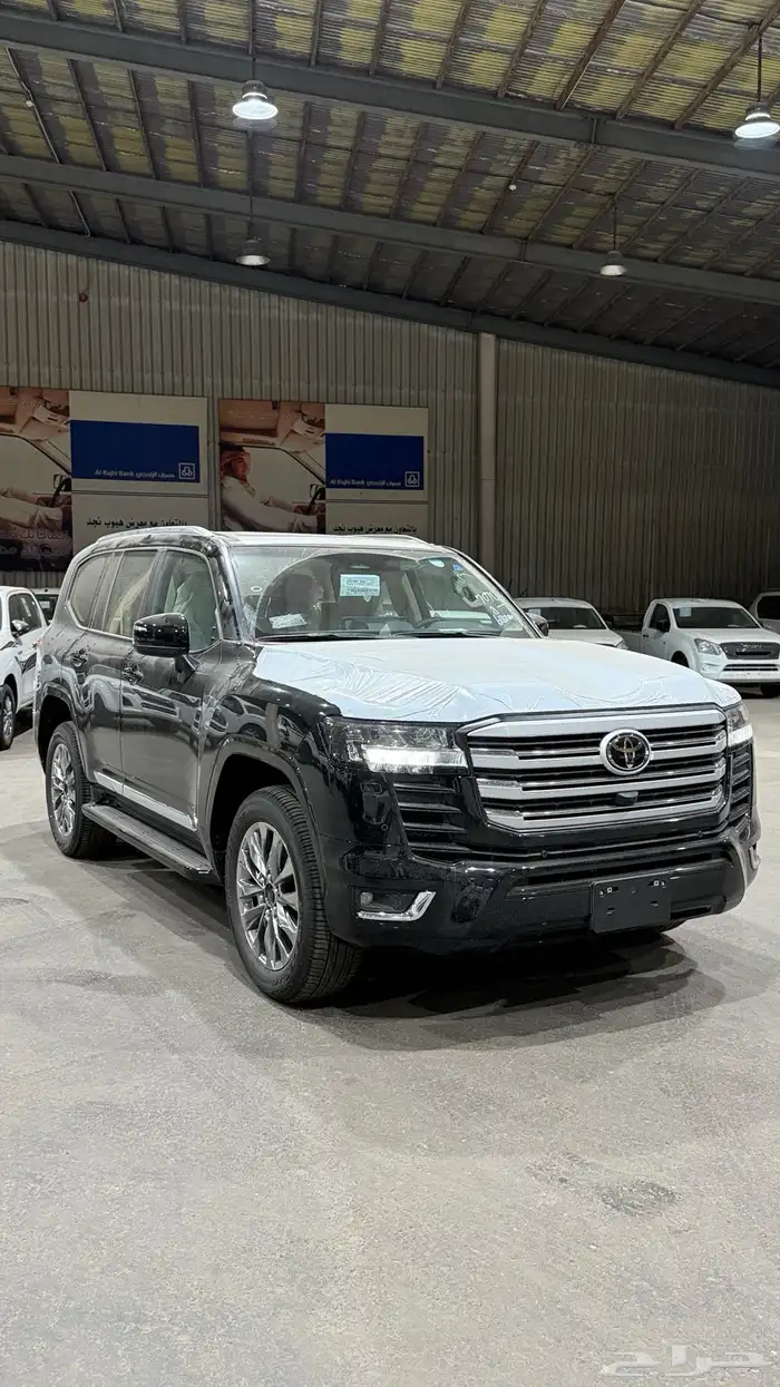 صالون لاندكروزر GXR L4 2025 بنزين سعودي اصفار بطاقة 3