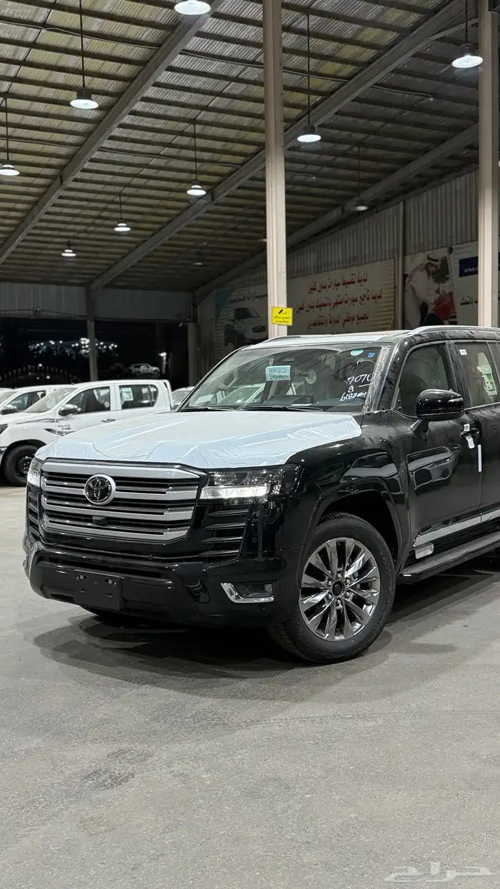 صالون لاندكروزر GXR L4 2025 بنزين سعودي اصفار بطاقة 10