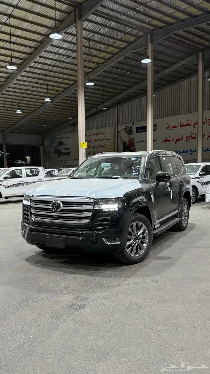 صالون لاندكروزر GXR L4 2025 بنزين سعودي اصفار بطاقة 9