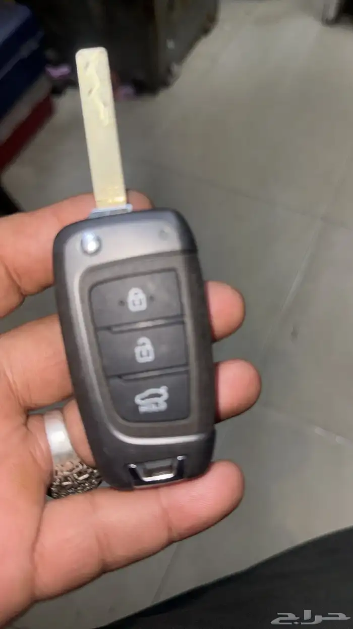 محل مفاتيح جده برمجة ريموت بصمه 7