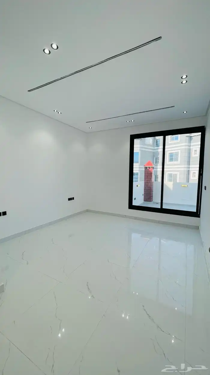 للبيع فيلا مستقله ابها المحاله بديوانيه في الحوش 7