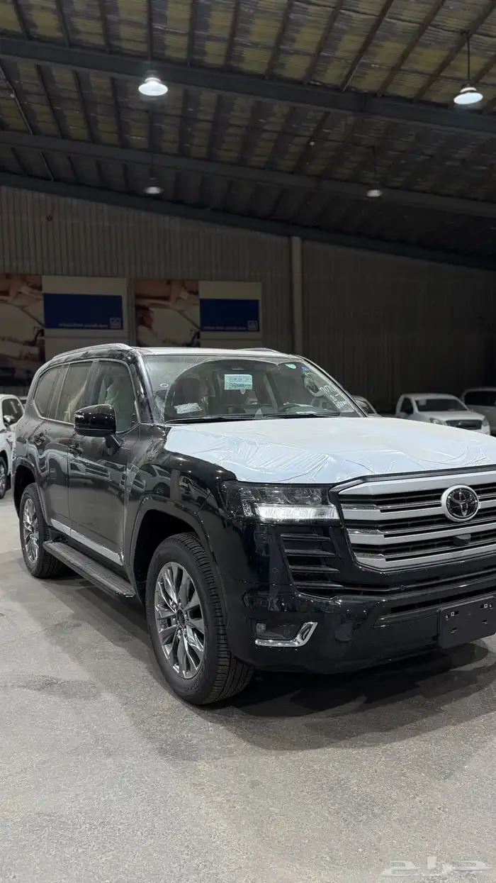 صالون لاندكروزر GXR L4 2025 بنزين سعودي اصفار بطاقة 2