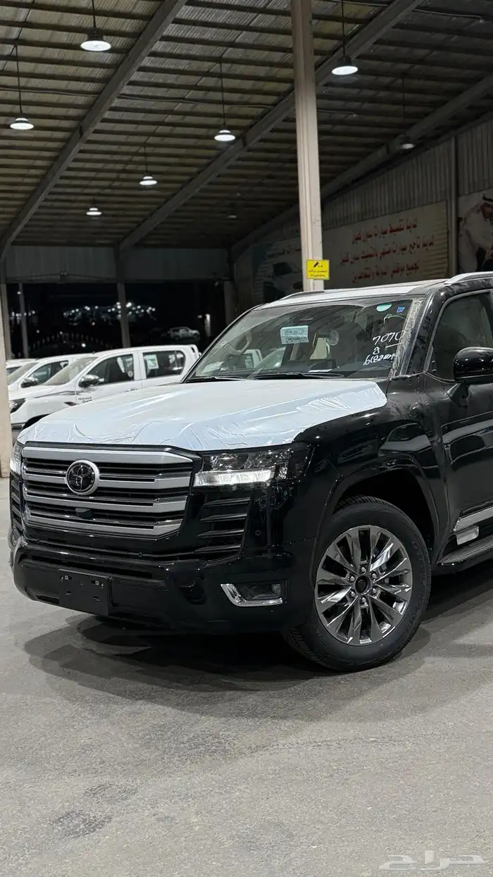 صالون لاندكروزر GXR L4 2025 بنزين سعودي اصفار بطاقة 6