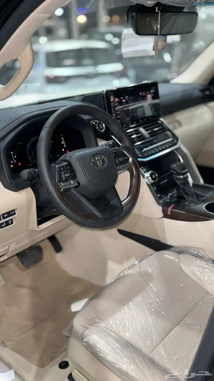 صالون لاندكروزر GXR L4 2025 بنزين سعودي اصفار بطاقة 18