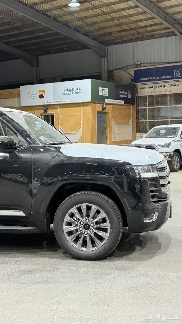 صالون لاندكروزر GXR L4 2025 بنزين سعودي اصفار بطاقة 4