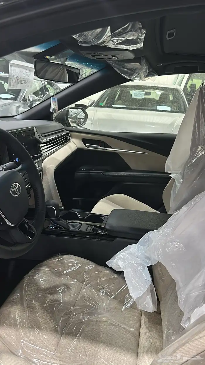 كامري ( LE ) نص فل بنزين 2025 6