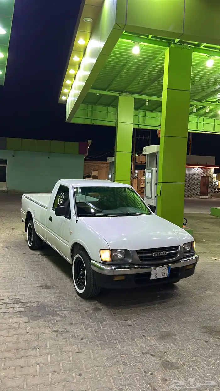 وانيت ايسيزو موديل 2003 0