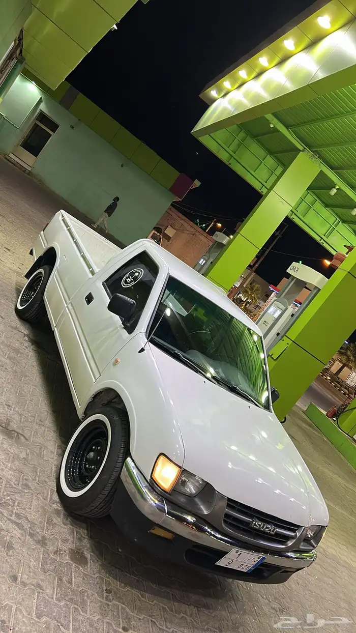 وانيت ايسيزو موديل 2003 3