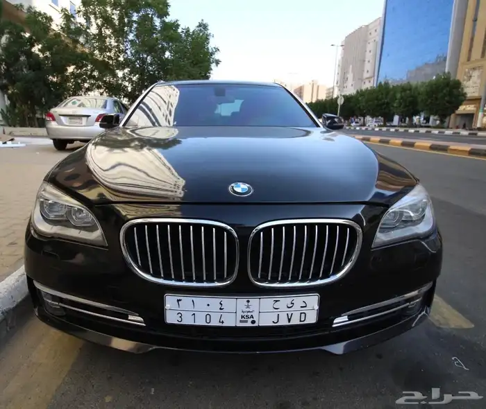 بي ام دبليو 740 18