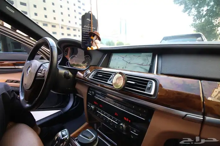 بي ام دبليو 740 16