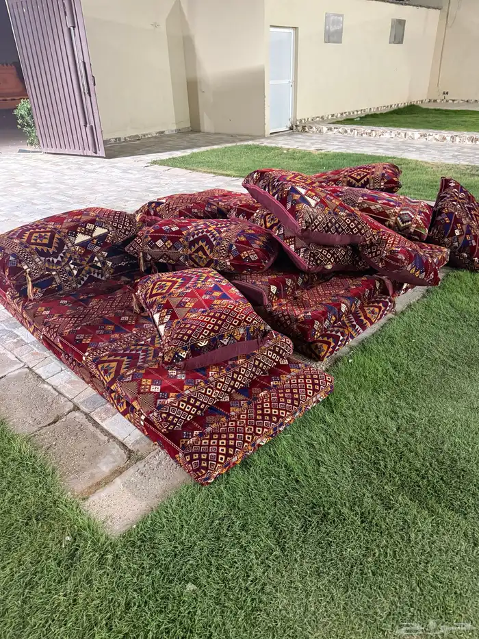 اثاث مجلس او مشب تراثي ممتاز جدا وشبه جديد للبيع على السوم 2