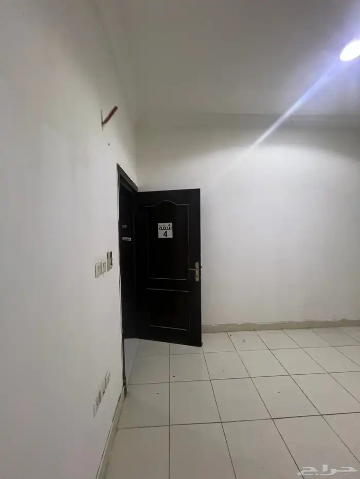شقق عزاب للايجار حي الفرسان 7